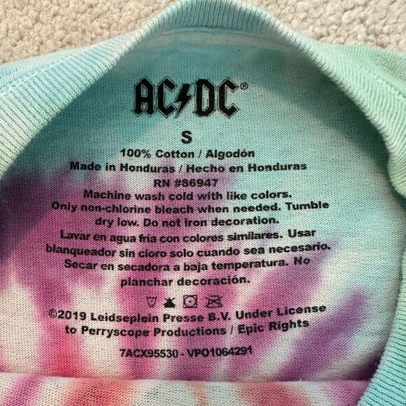 Forever 21 AC/DC wide cropped multicolored tee (S) - Picture 4 of 4